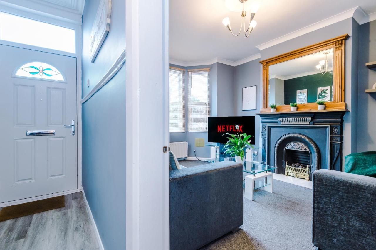 Spacious Modern Chester Home - Great Location Bagian luar foto