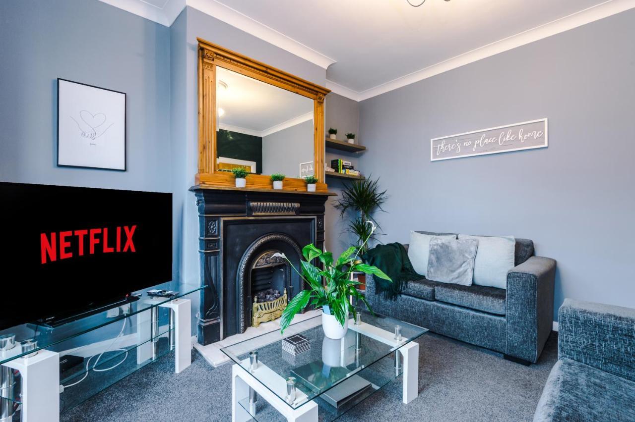 Spacious Modern Chester Home - Great Location Bagian luar foto