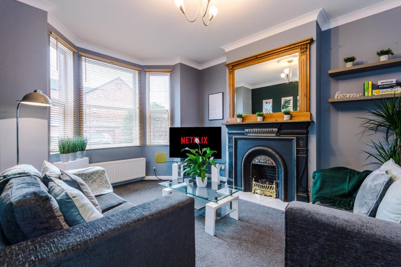 Spacious Modern Chester Home - Great Location Bagian luar foto