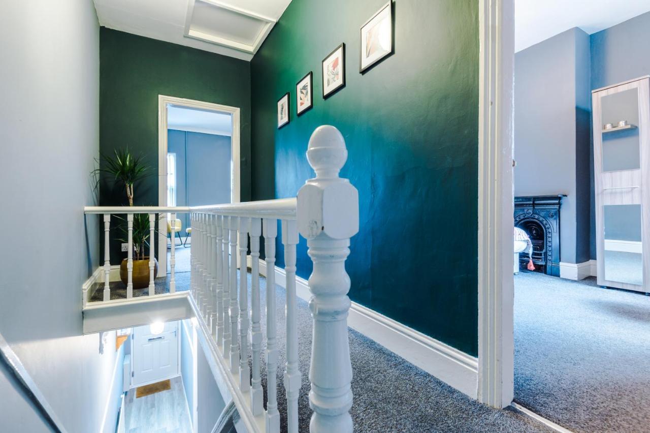 Spacious Modern Chester Home - Great Location Bagian luar foto
