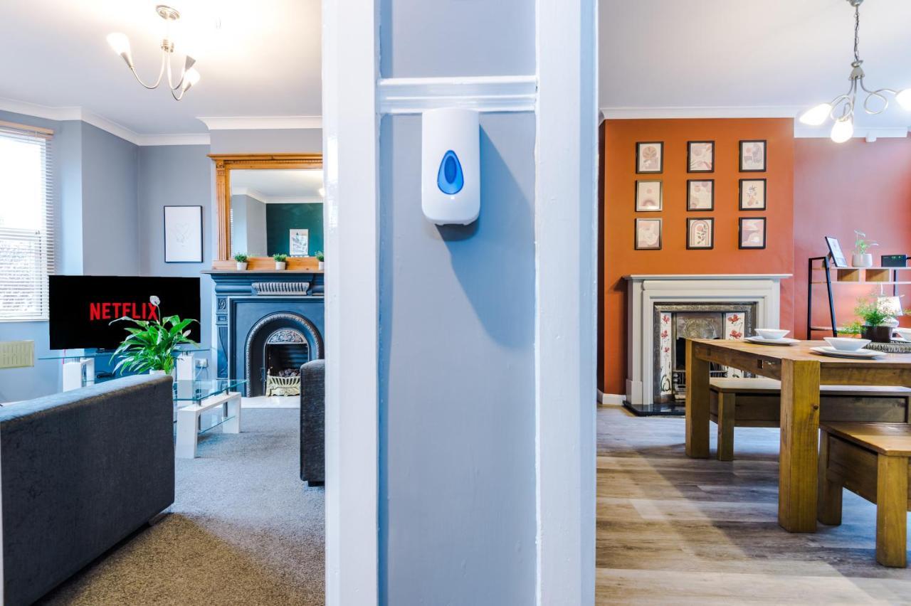 Spacious Modern Chester Home - Great Location Bagian luar foto